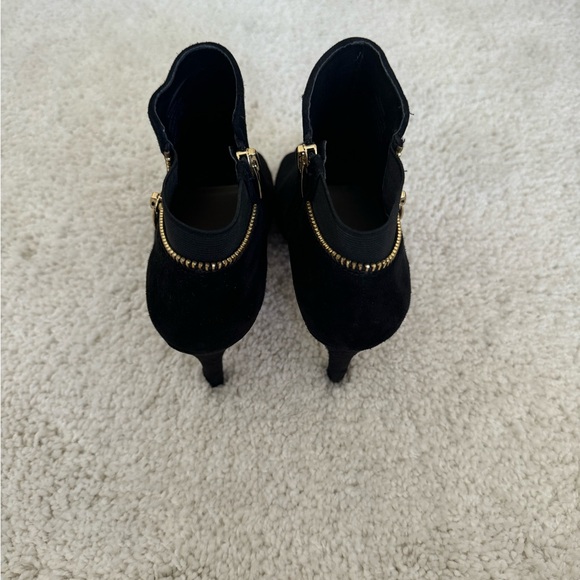 Marc Fisher heel booties - Size 6 - Picture 5 of 9